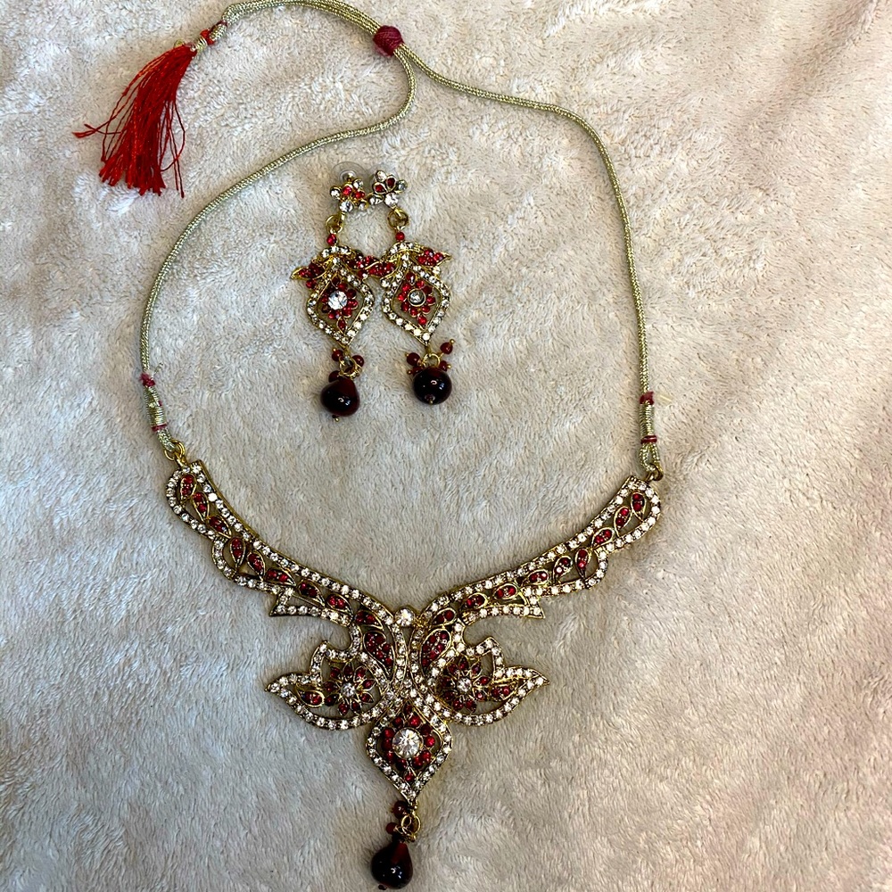 Beautiful Necklace and Earrings Set